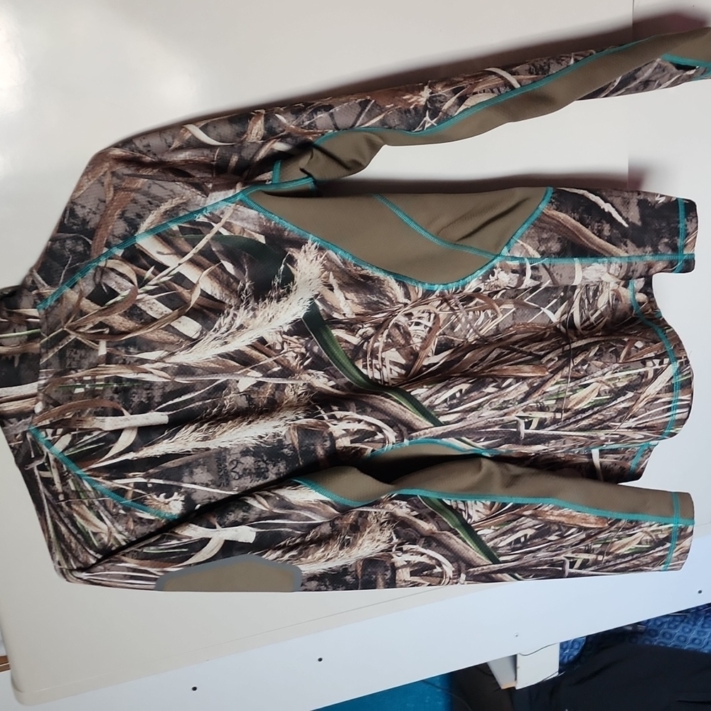 Cabelas Perfet Condition - image 6